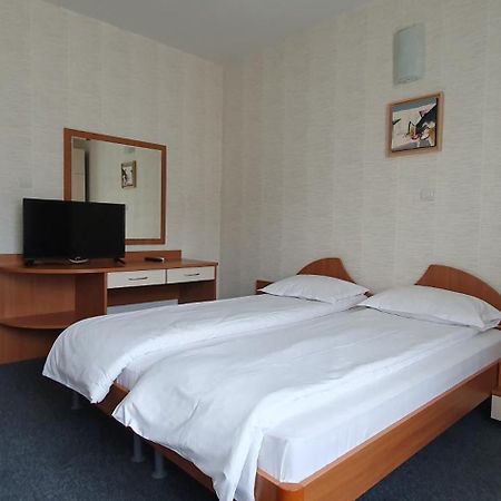 Motel Monza Yukarı Cuma Dış mekan fotoğraf