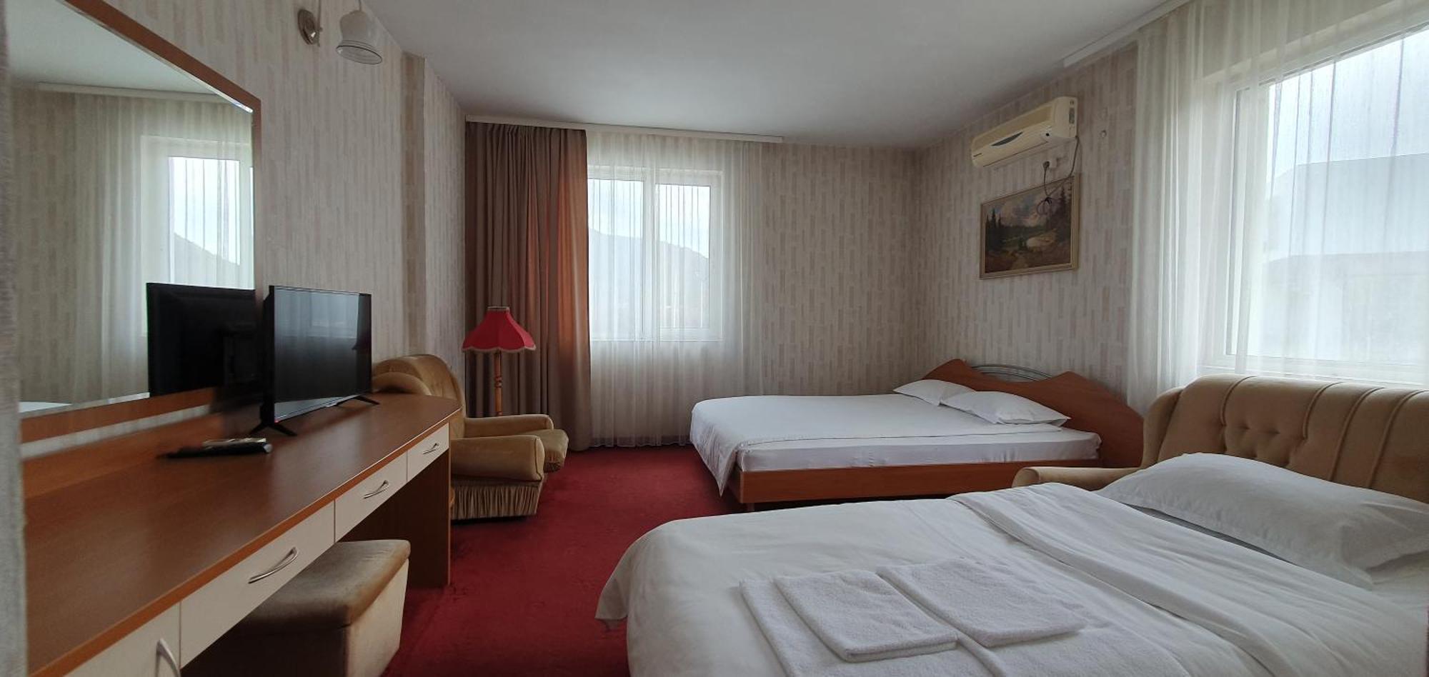 Motel Monza Yukarı Cuma Dış mekan fotoğraf