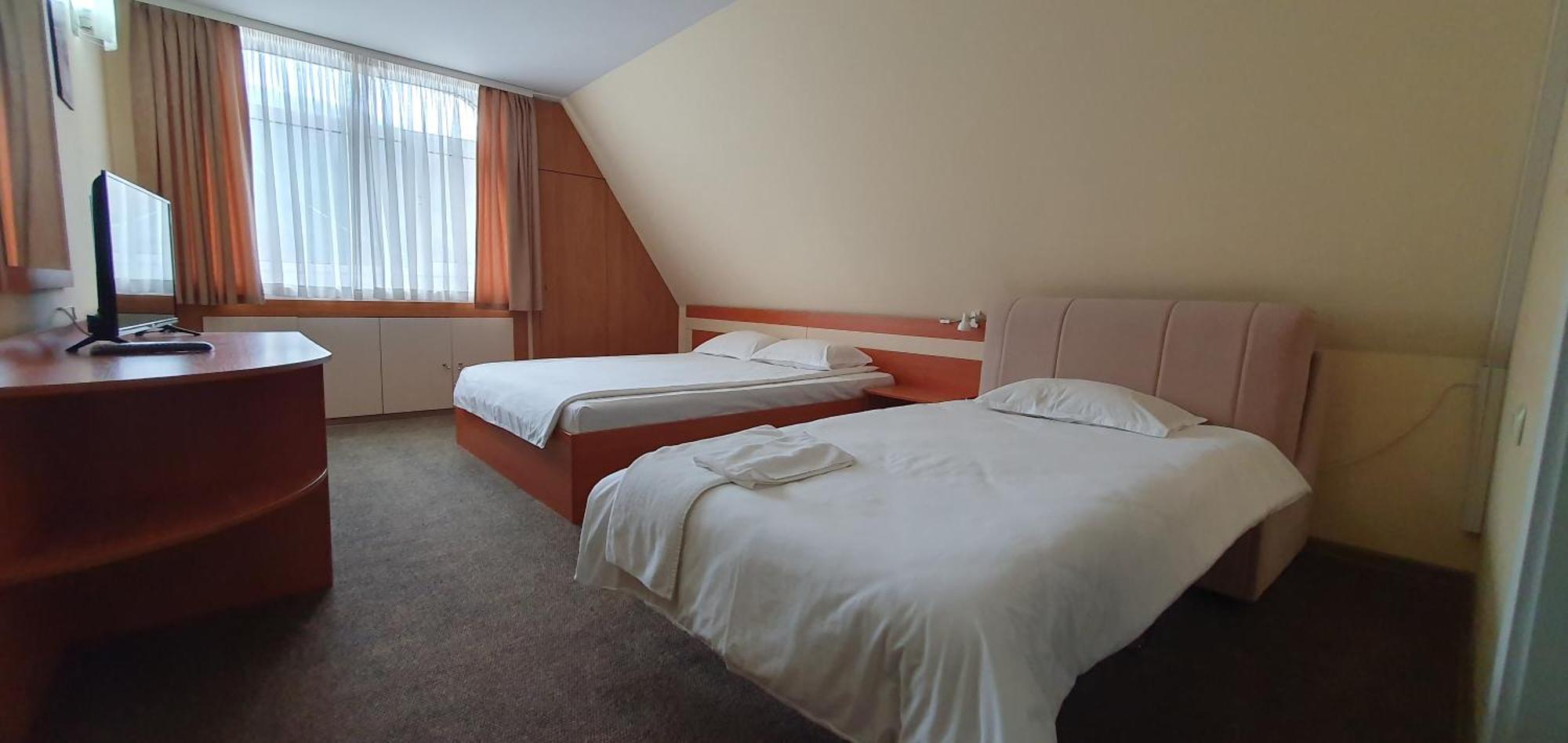 Motel Monza Yukarı Cuma Dış mekan fotoğraf